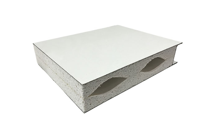 Reningsfärg stålpanel